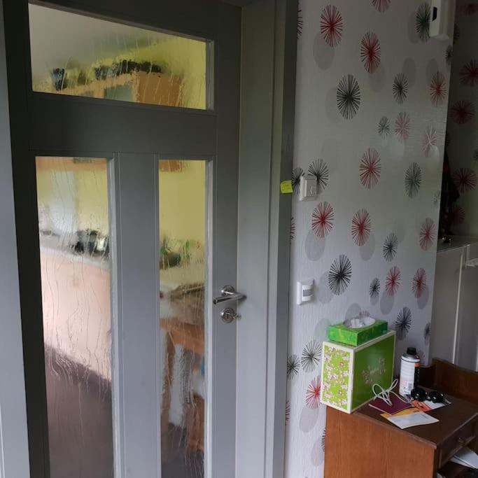 Private Room In Our Home With Free Vvo Ticket & Cats بيرنا المظهر الخارجي الصورة