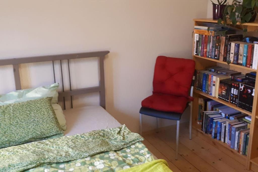 Private Room In Our Home With Free Vvo Ticket & Cats بيرنا المظهر الخارجي الصورة