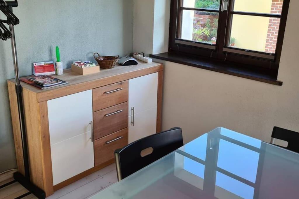 Private Room In Our Home With Free Vvo Ticket & Cats بيرنا المظهر الخارجي الصورة